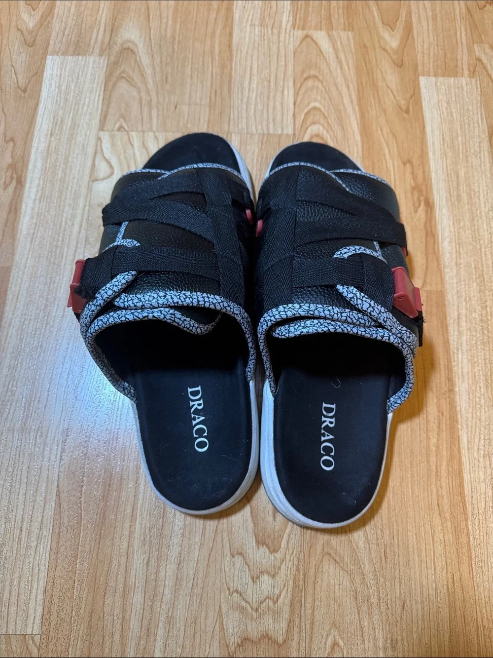 Draco men’s slide